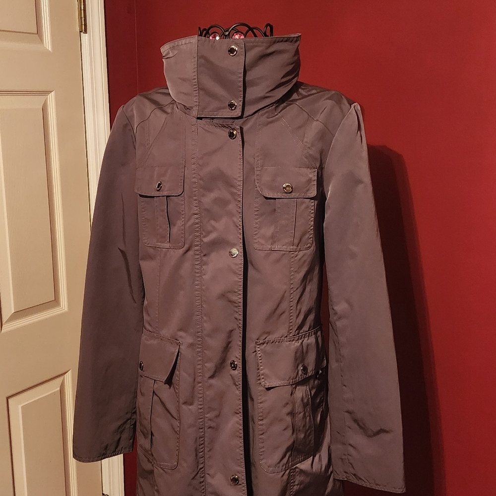 ELLEN TRACY WOMEN'S COAT SIZE M / OLIVE COLOR / GUC